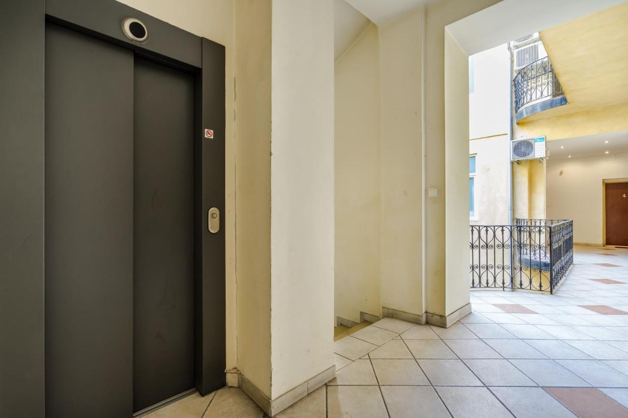 Central Premier Apartment Budapeste Exterior foto