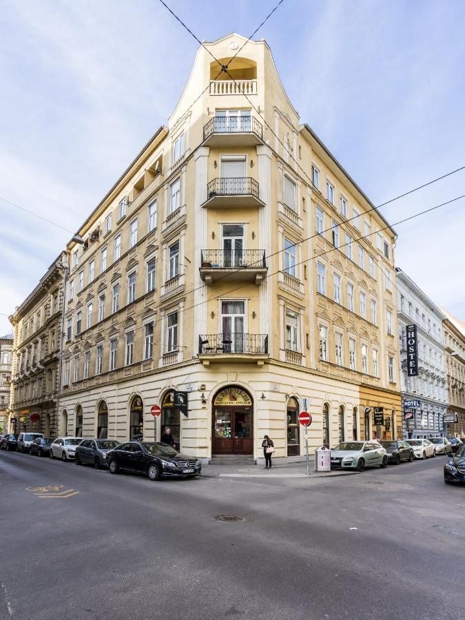 Central Premier Apartment Budapeste Exterior foto